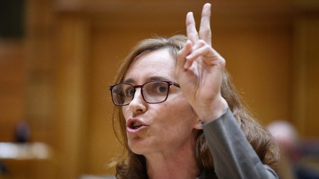 Mónica García, sanidad, cnmc, tabaco, europa, huelga