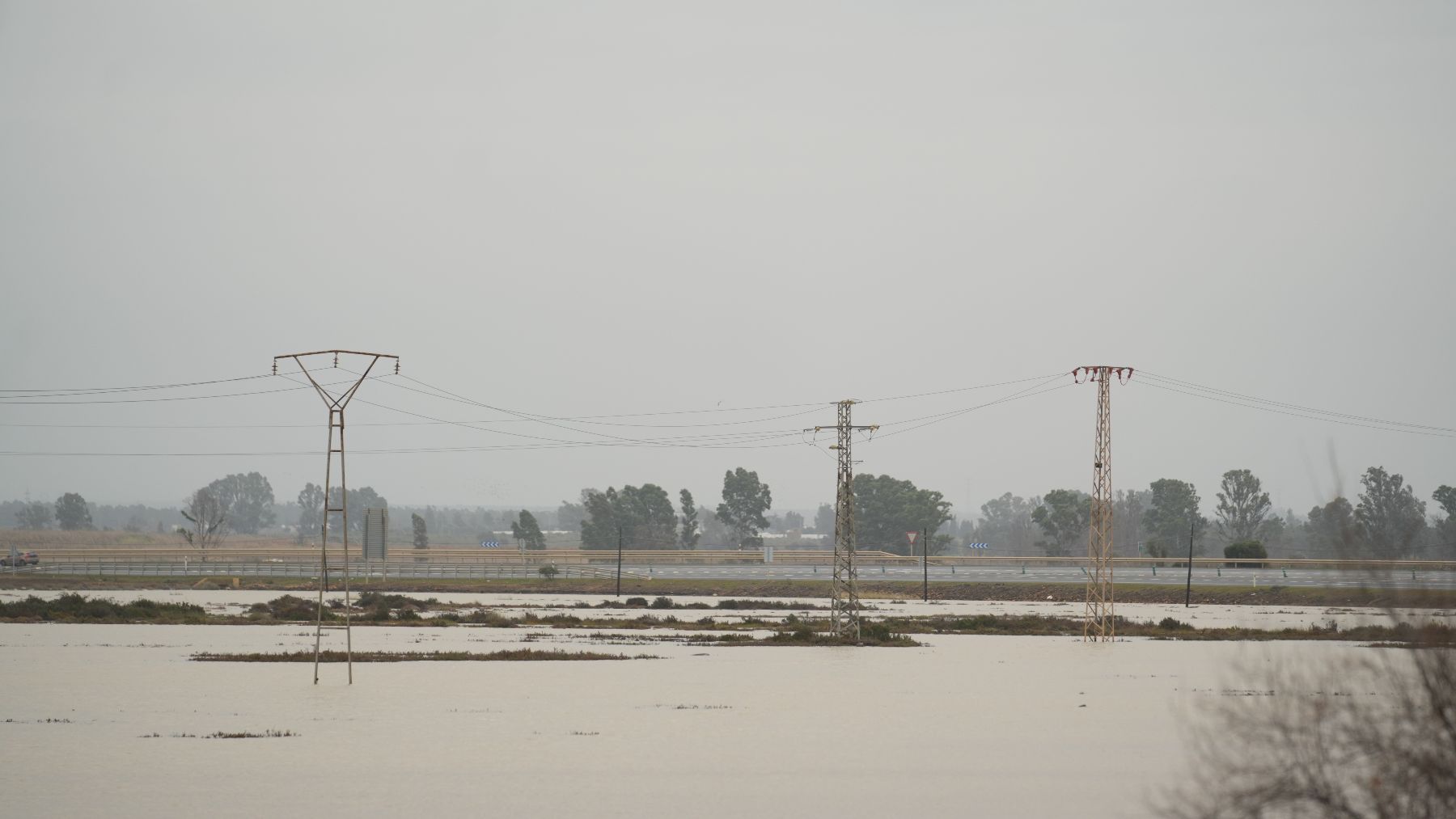 Andalucía lanza el aviso rojo por riesgo extremo de inundaciones y pide evitar desplazamientos en Huelva