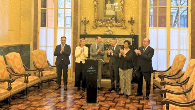 El Parlament balear lee un manifiesto en apoyo al trabajo de los anestesiólogos