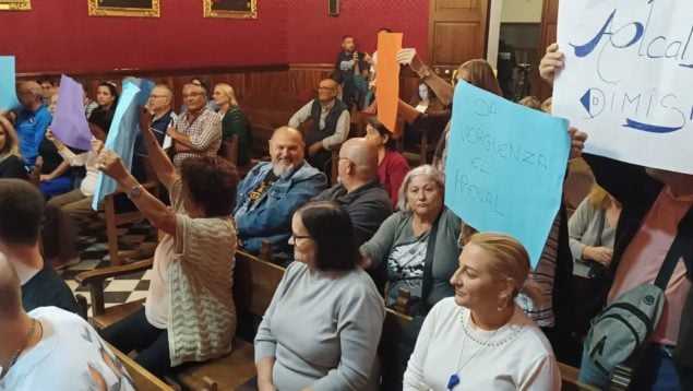 alcaldesa Llucmajor catalán español pleno Ayuntamiento