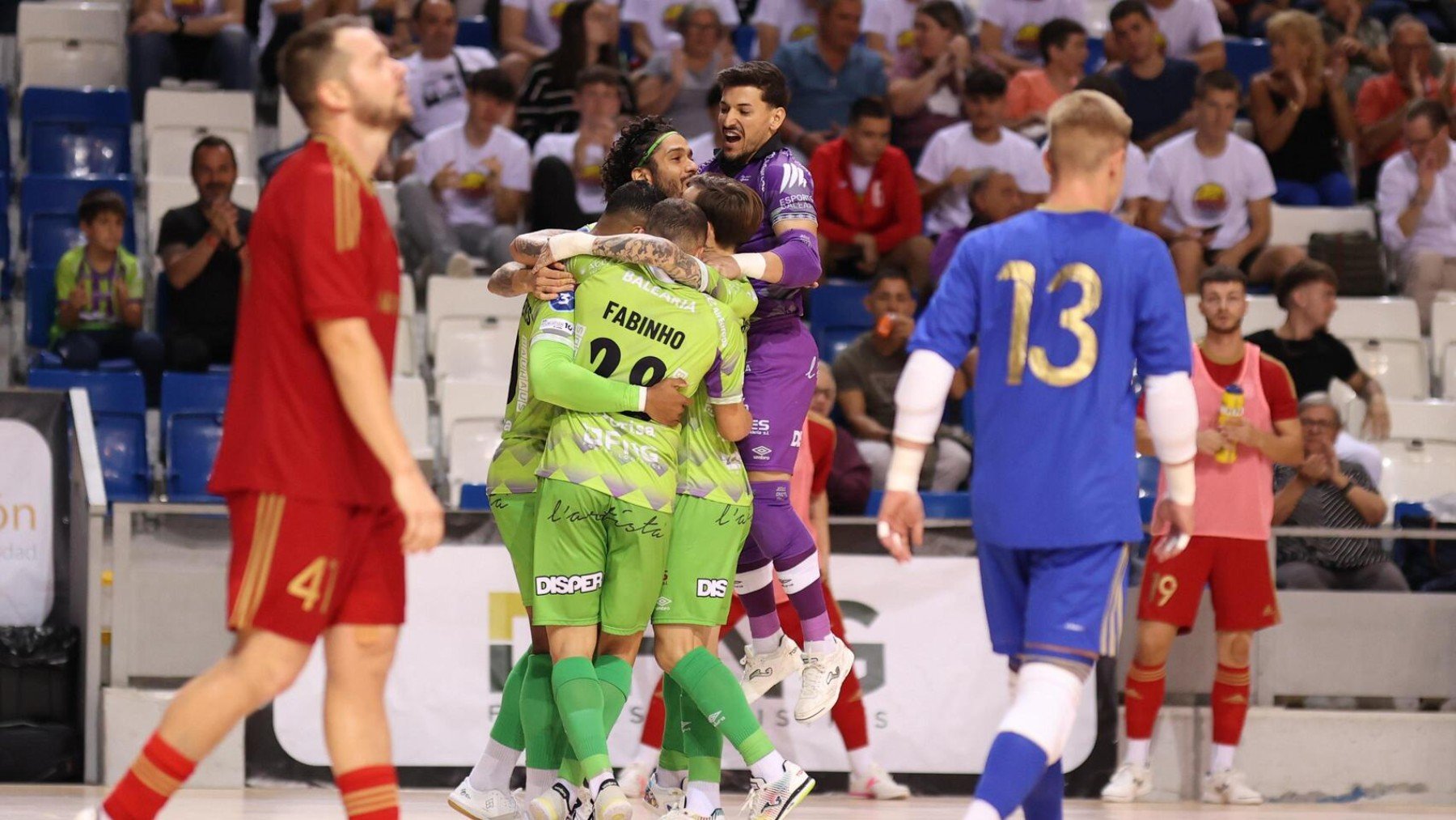 Los jugadores, celebrando el triunfo.