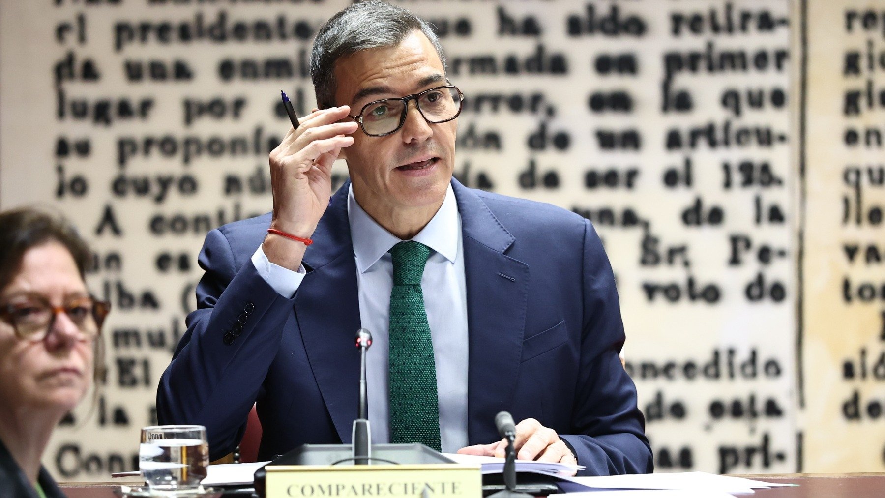 Sánchez dice no saber dónde está el despacho de la gerente del PSOE que le pagó en efectivo