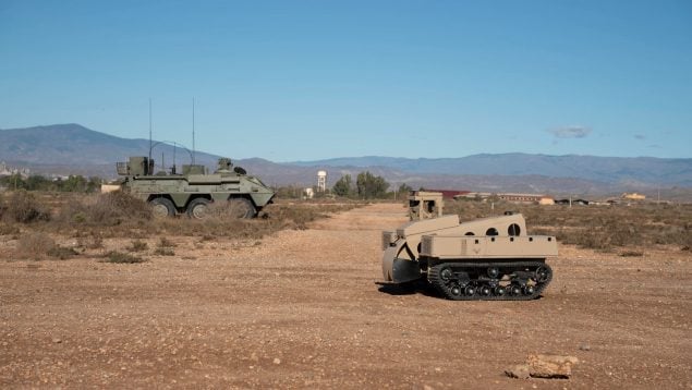 Un soldado muerto y otro herido grave tras una explosión en la base de La Legión en Viator (Almería)
