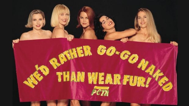 "Preferimos ir desnudas a usar pieles". (Foto:Greg Gorman/PETA).
