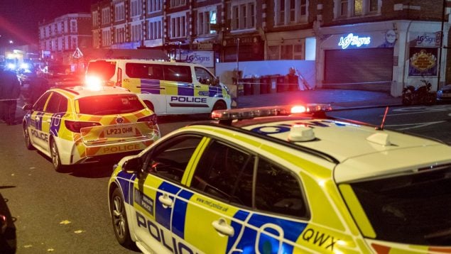 Varios heridos en un apuñalamiento múltiple en un tren en Huntingdon (Reino Unido)