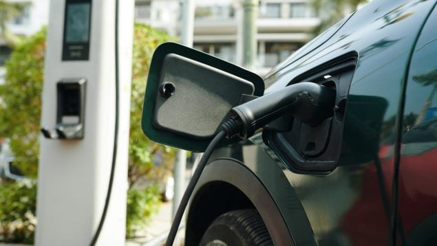 Cargar el coche eléctrico gratis