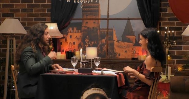Esaúl y Julia, participantes de First Dates. (Mediaset)