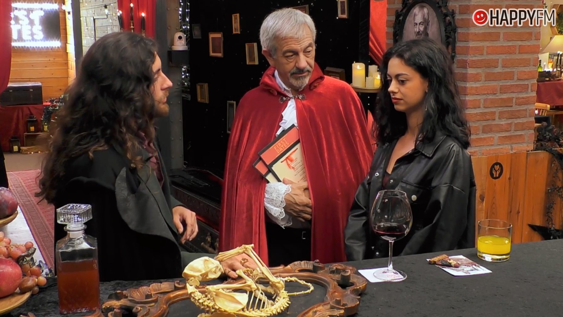 Esaúl y Julia, participantes de First Dates. (Mediaset)