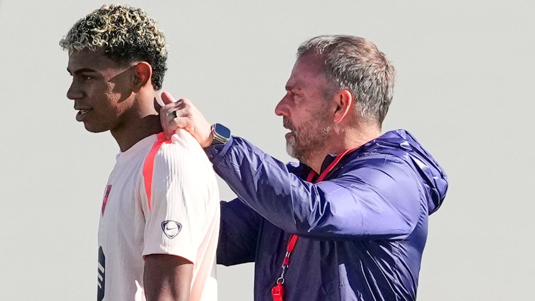 Flick y Lamine. (EFE)