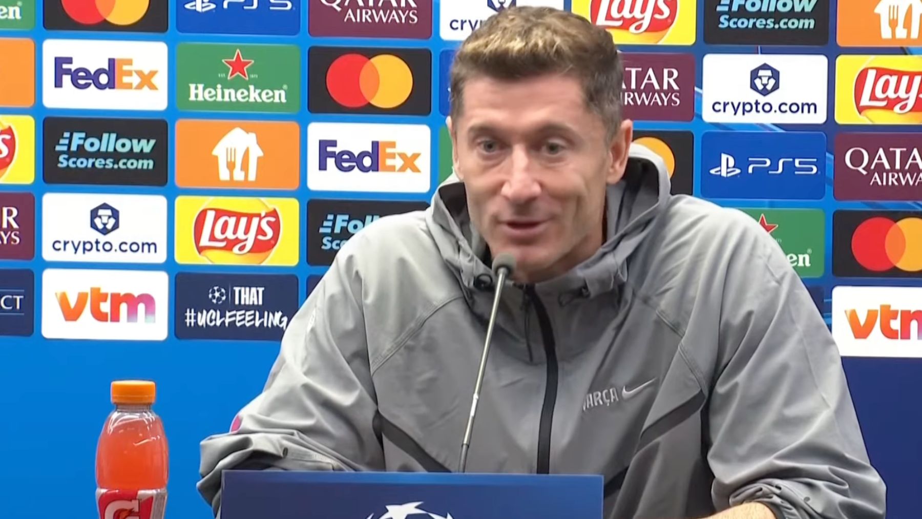 Lewandowski en rueda de prensa.