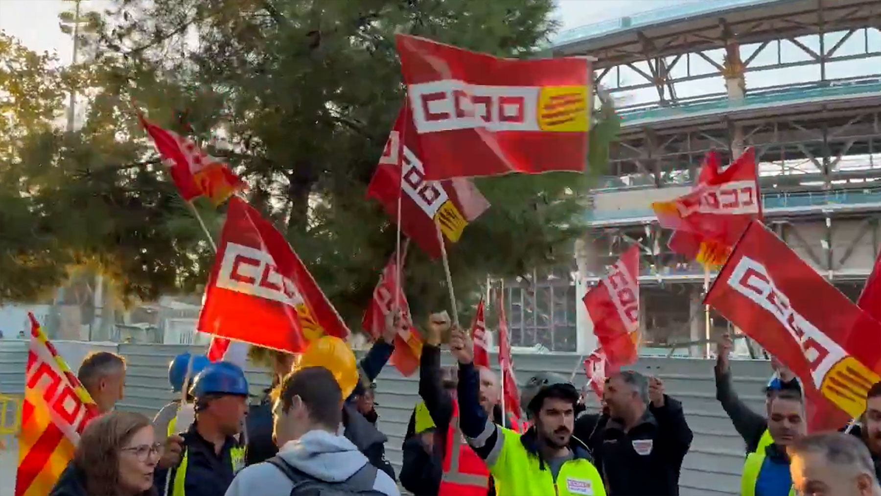 La manifestación de los trabajadores del Camp Nou.