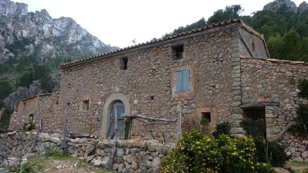 Decenas de despachos se vuelcan en Mallorca para asesorar en la amnistía de casas ilegales en rústico