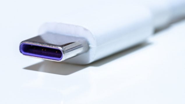 USB de color morado