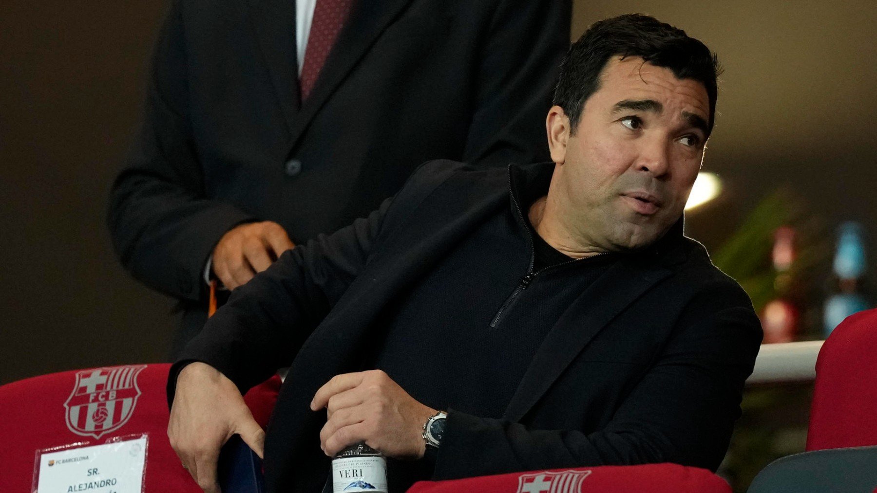 Deco protege a Hansi Flick de la crisis del Barcelona: No existe discusión sobre el estilo