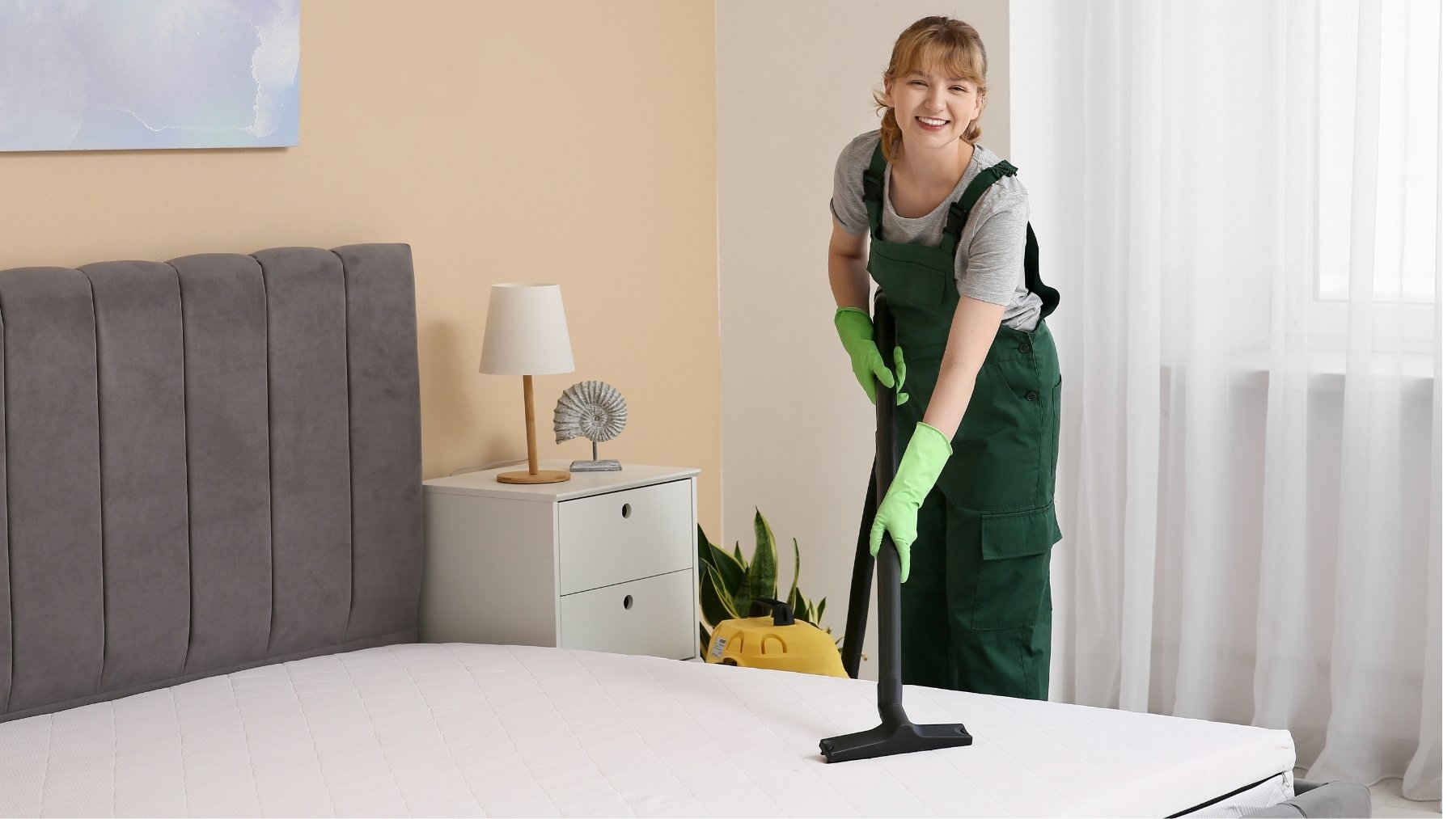 El truco que usan las limpiadoras de hotel para dejar el colchón como nuevo en 5 minutos