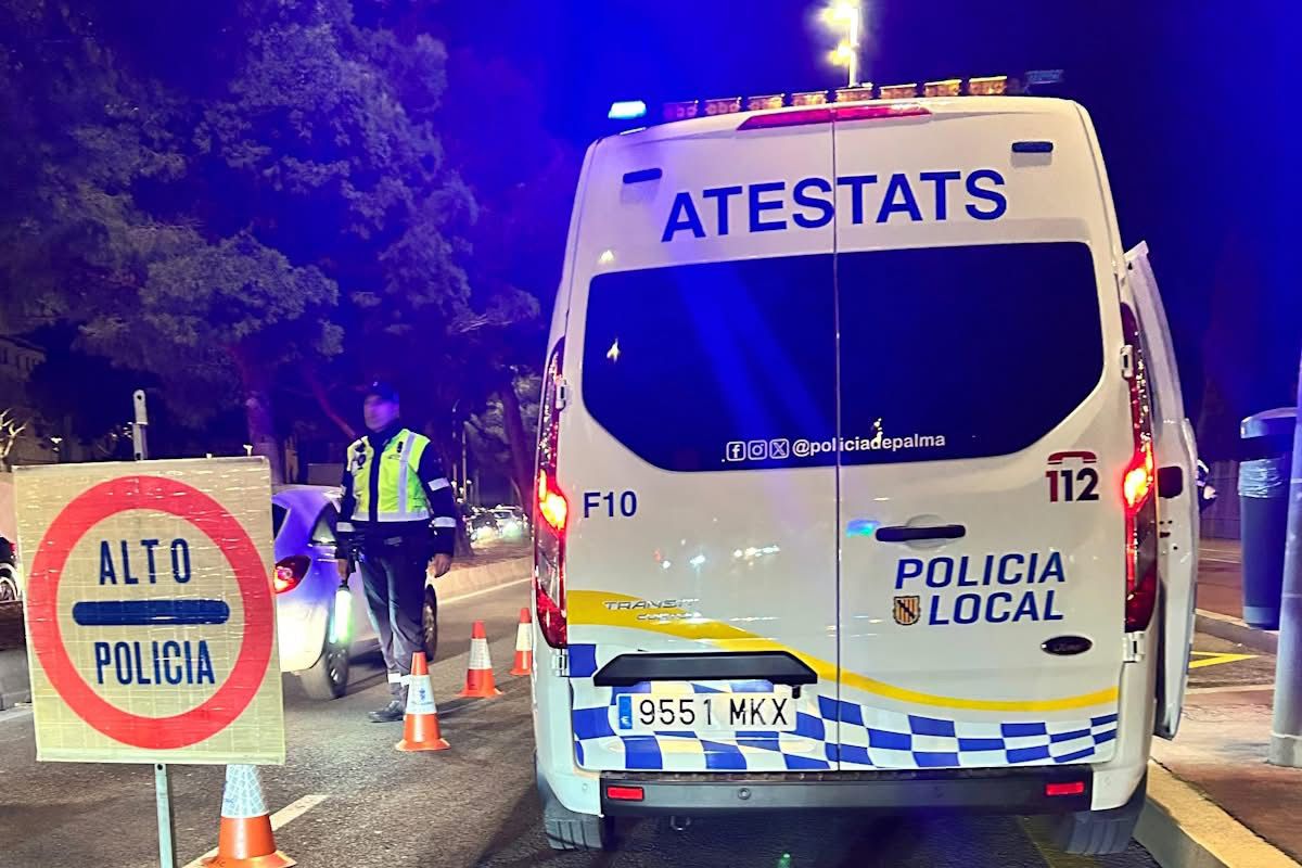Cazado haciendo caballitos en el parking de la cárcel de Palma sin carnet ni seguro