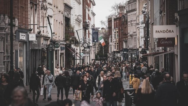 Español cuenta las ventajas de emigrar a Irlanda, calidad de vida en Irlanda, ventajas de mudarse a Irlanda, idioma en Irlanda, redes sociales y buscar trabajo, Irlanda desde España, viajar a Irlanda y quedarse a vivir.