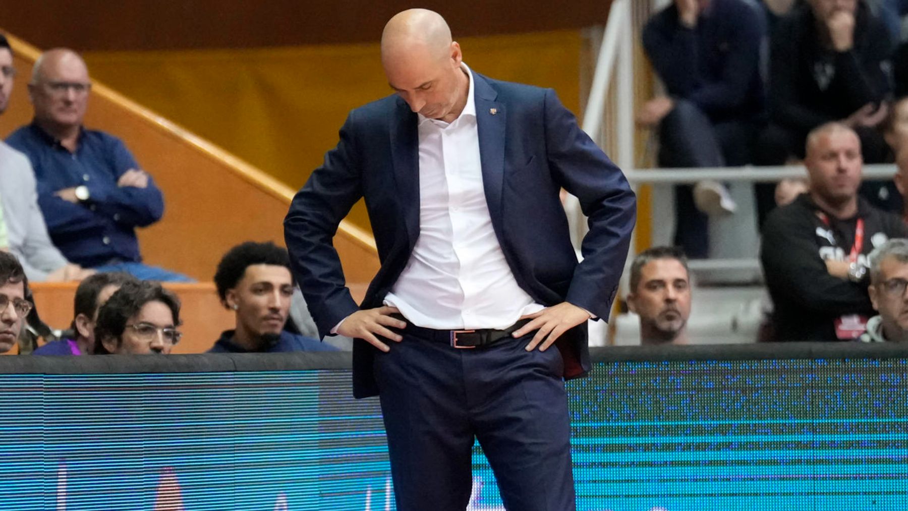 El Barcelona fulmina a Joan Peñarroya y sueña con la vuelta de Xavi Pascual