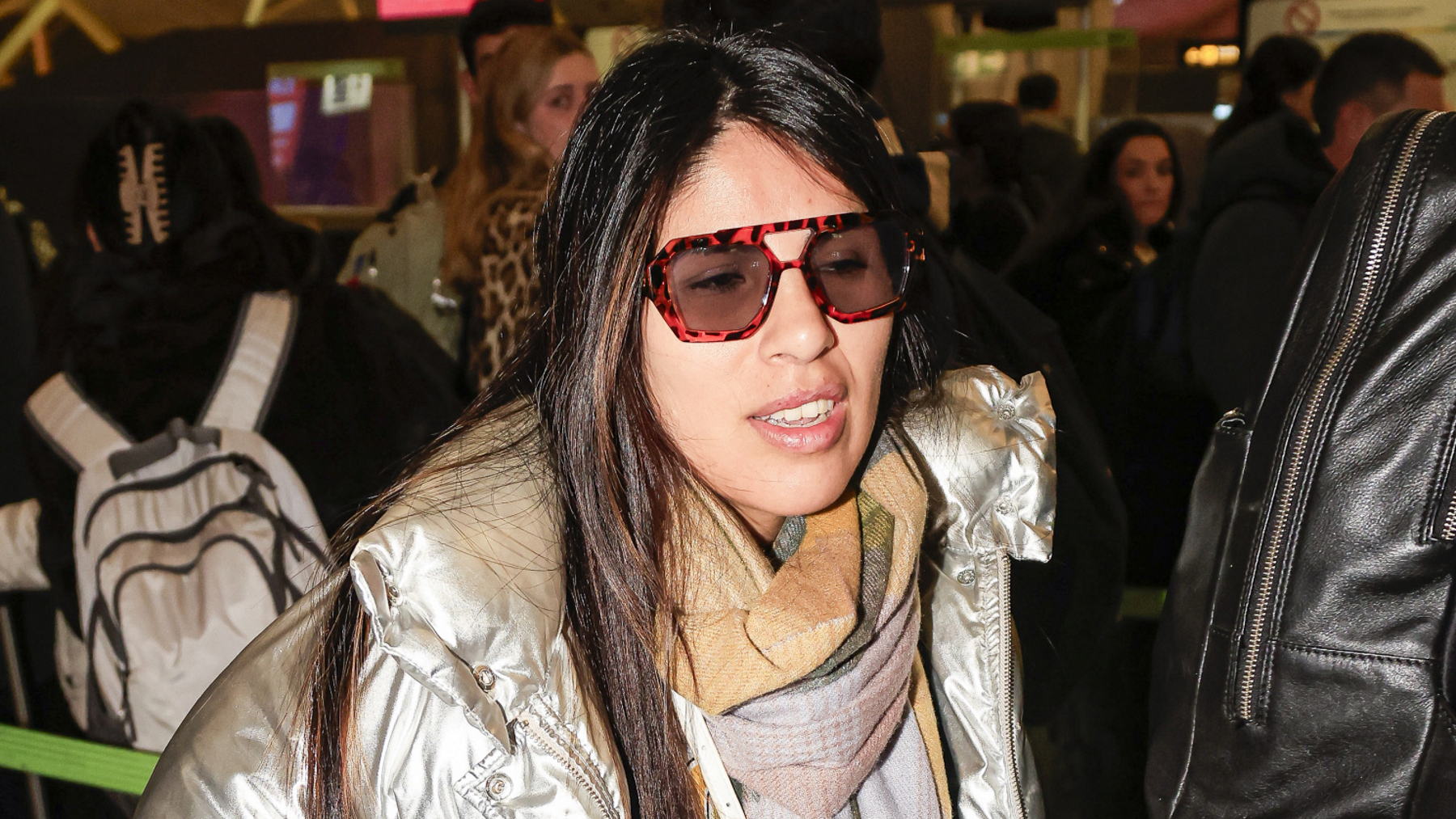 Isa Pantoja en el aeropuerto. (Foto: Gtres)