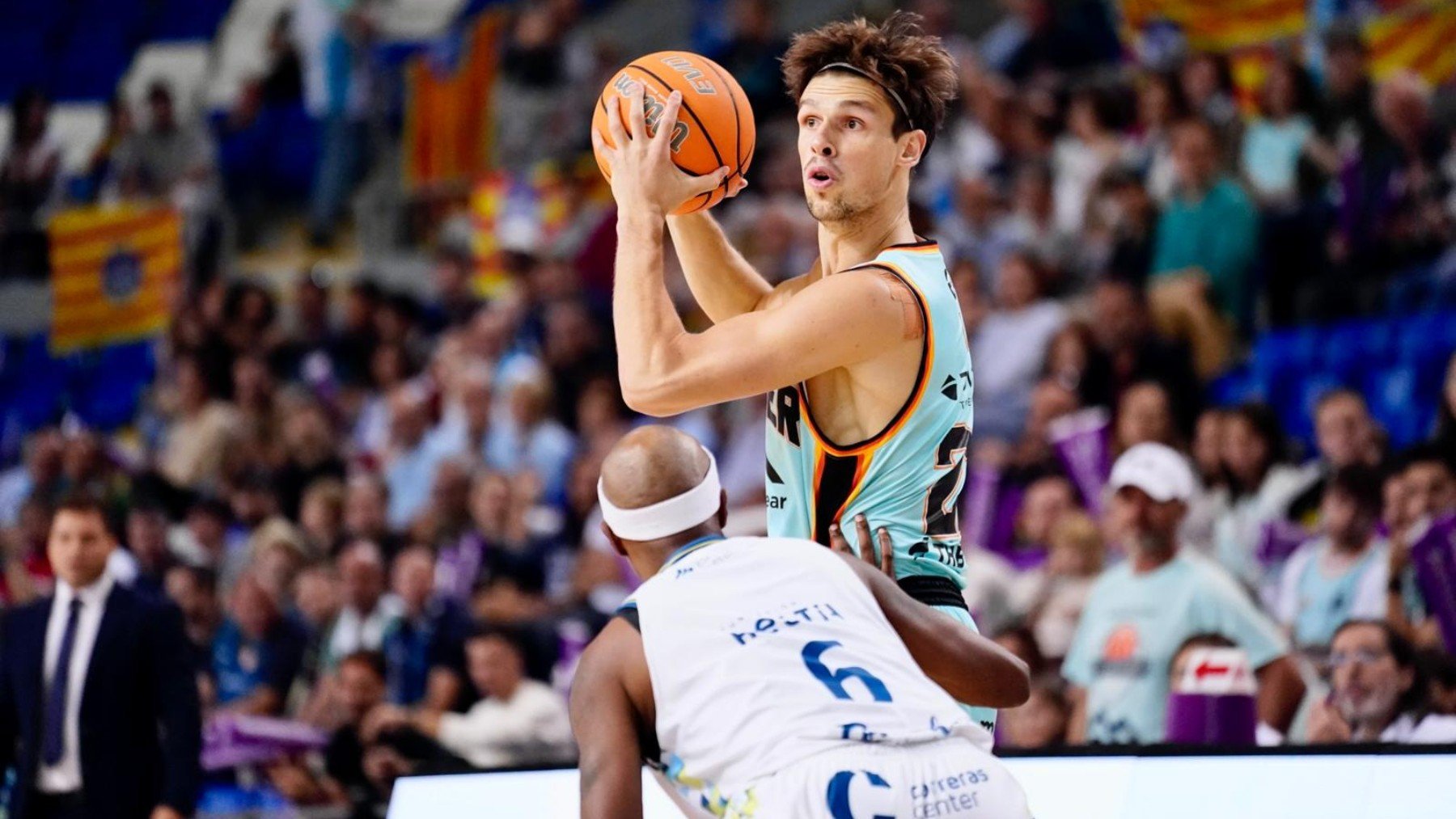 83-80. El Palmer Basket se lleva el derbi ante el Hestia Menorca