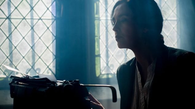 Dudas resueltas del español en la RAE, escribir aparte según la RAE, aparte o a parte, forma correcta de escribir aparte según la RAE.