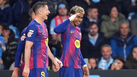 Lamine Yamal celebra un gol del Barcelona en Balaídos. (Getty)