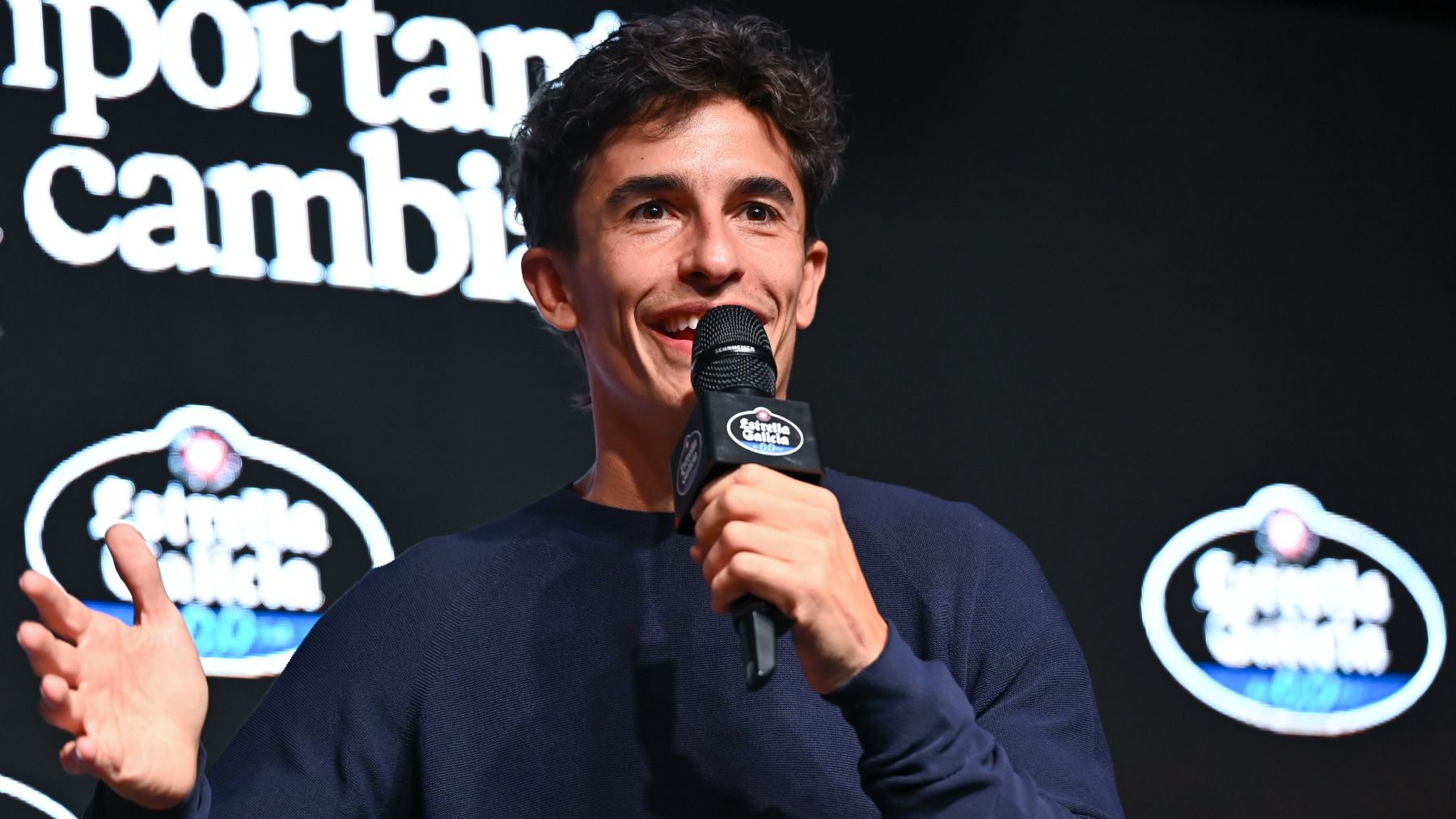 Marc Márquez atiende a los medios tras ser campeón del mundo de MotoGP. (EFE)