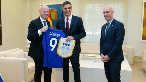 Infantino, Sánchez y Rubiales. (EP)