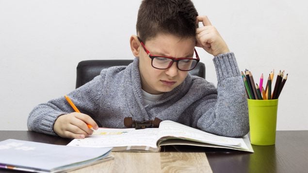 Niños hagan los deberes