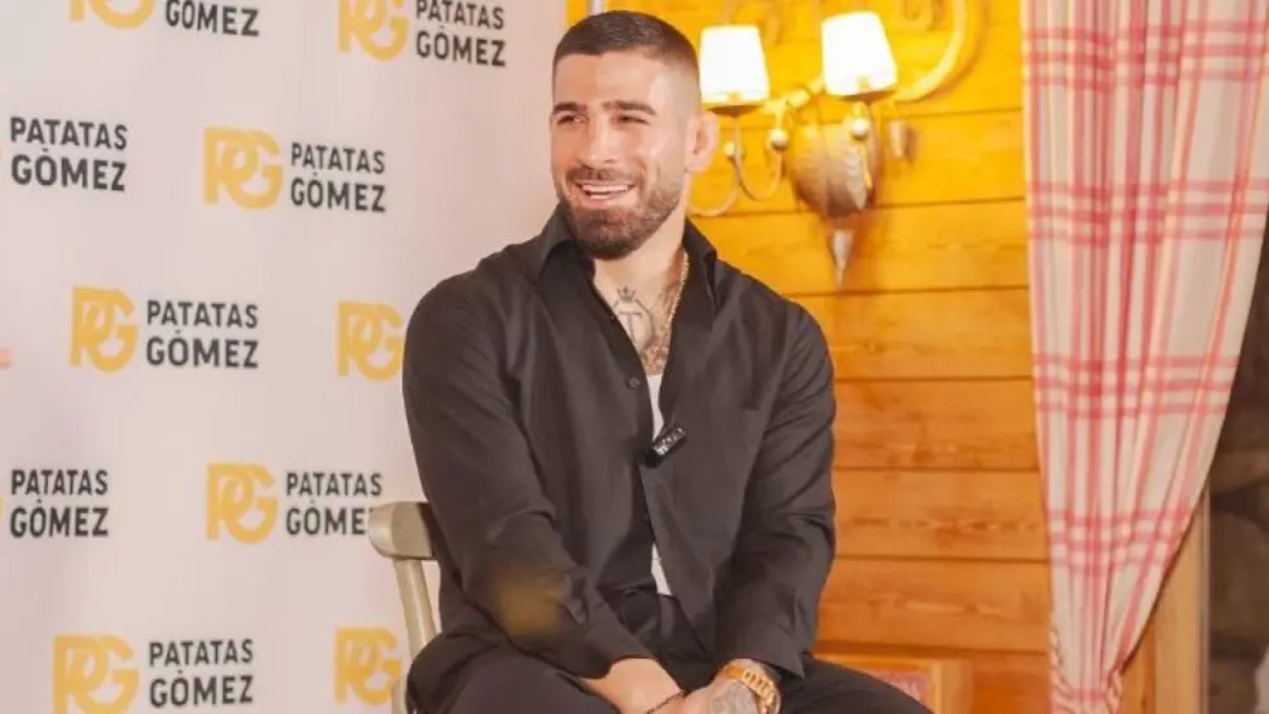 Ilia Topuria en el evento de Patatas Gómez. (Foto: Redes sociales)