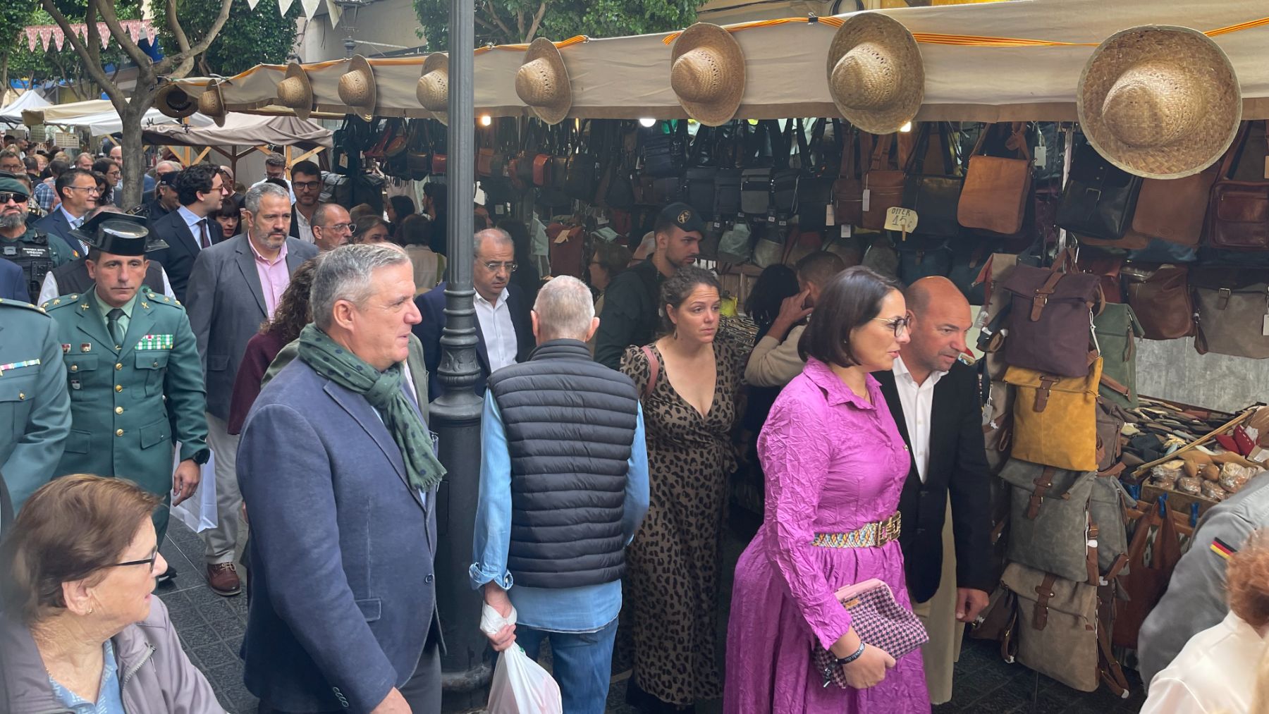 Multitud de gente en el Dijous Bo de Inca.