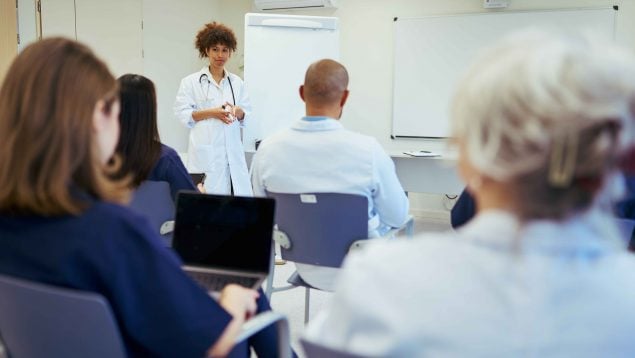 La Fundación A.M.A. lanza una nueva convocatoria de becas con 137 ayudas para la formación de profesionales sanitarios