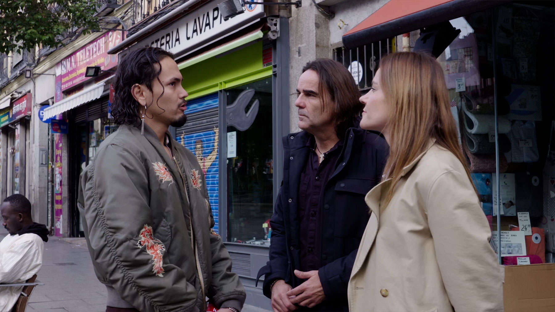 Lavapiés, el falso oasis multicultural que escupe odio contra Vox: ¡Fuera fascistas!