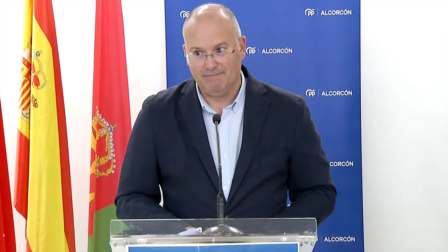 Tellado recomienda a Sánchez la canción de Rosalía cuya letra le retrata: Es una perla, nadie se fía