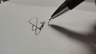 Cómo firman las personas infieles