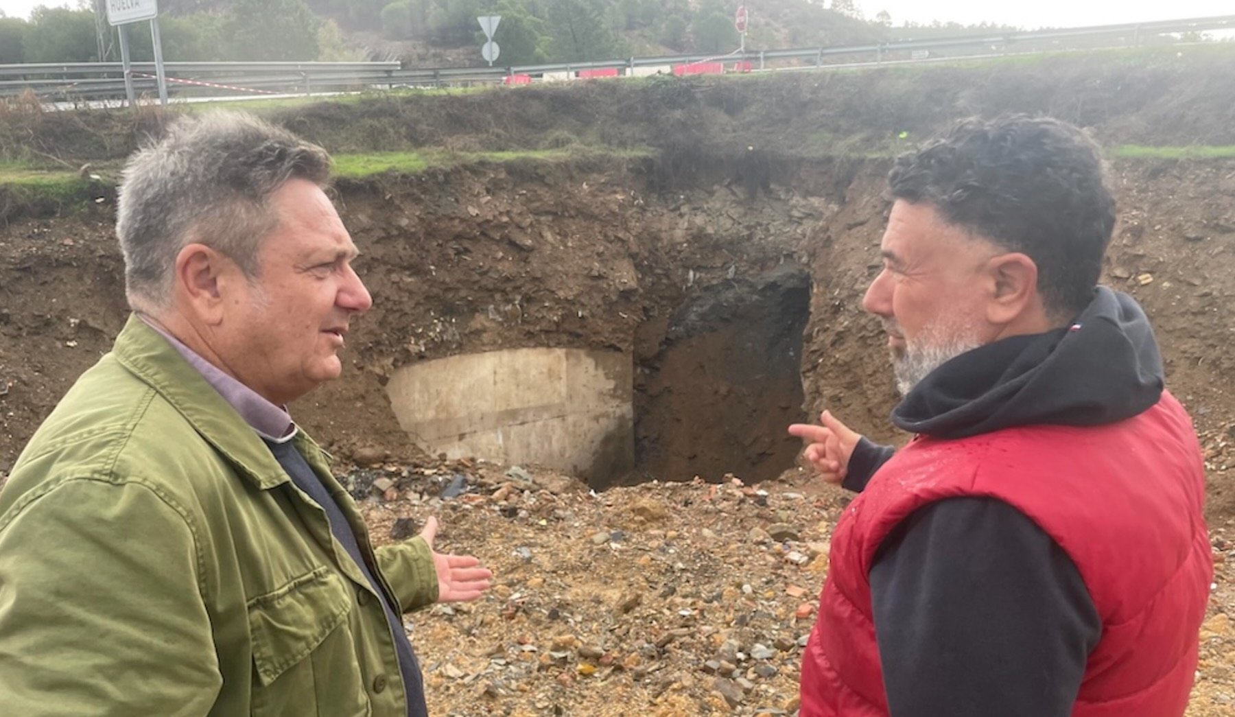 El alcalde de Nerva culpa al Gobierno por la inundación: Estamos hartos de alertar sobre el barranco