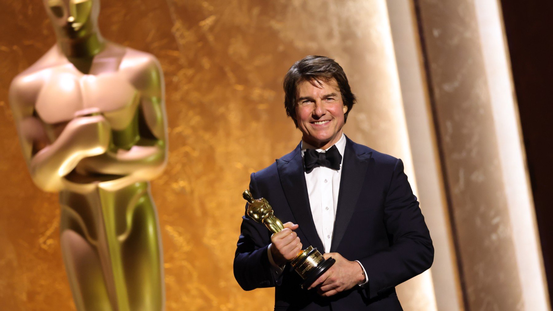 Tom Cruise recibe el Oscar honorífico: Hacer películas no es lo que hago, es lo que soy
