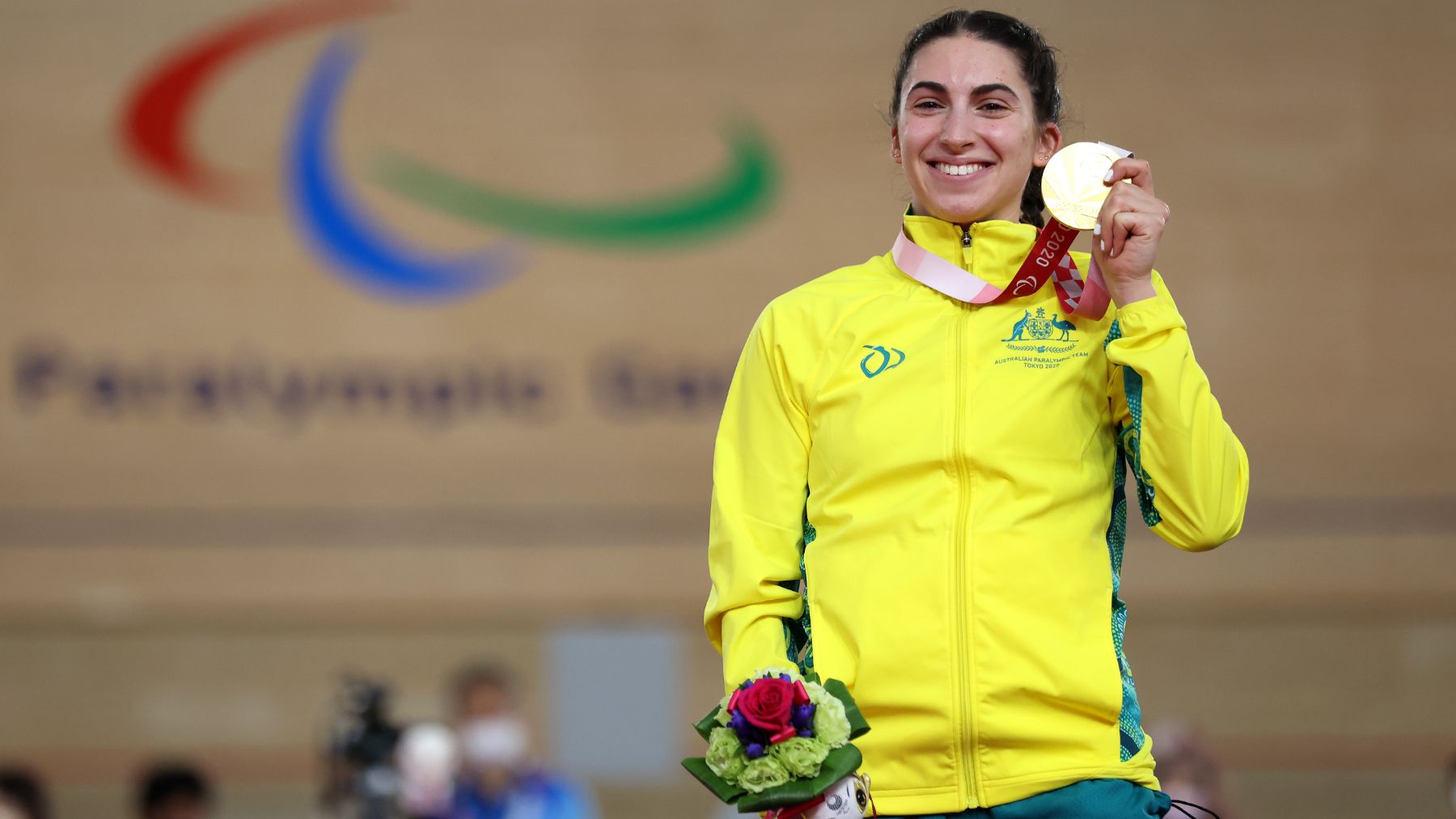 Paige Greco con su medalla de oro en Tokio. (Getty)