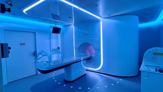 El Centro de Protonterapia Quirónsalud amplía su cartera de servicios con un acelerador lineal para radioterapia guiada por imágenes de resonancia magnética