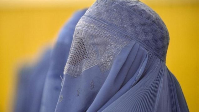 Una mujer con burka.
