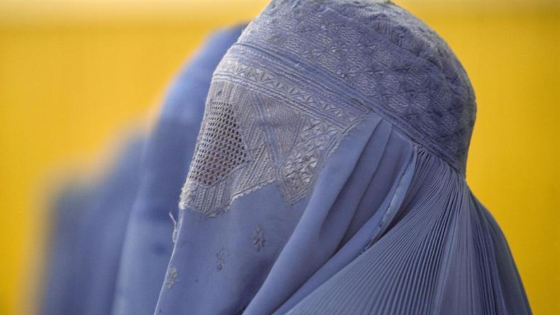 Una mujer con burka.