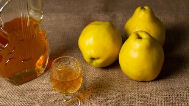 Cómo hacer licor de membrillo casero: receta tradicional paso a paso