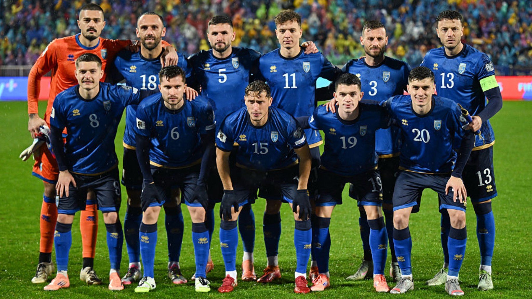 Muriqi, con su selección, ayer en Pristina.