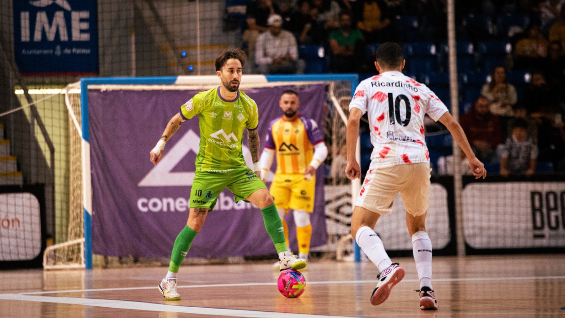 2-2. El Illes Balears suma un punto ante el líder