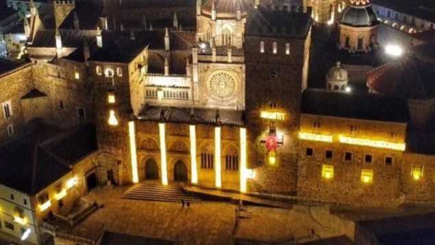 Cuento de Navidad, joya medieval, pueblo, Extremadura, turismo