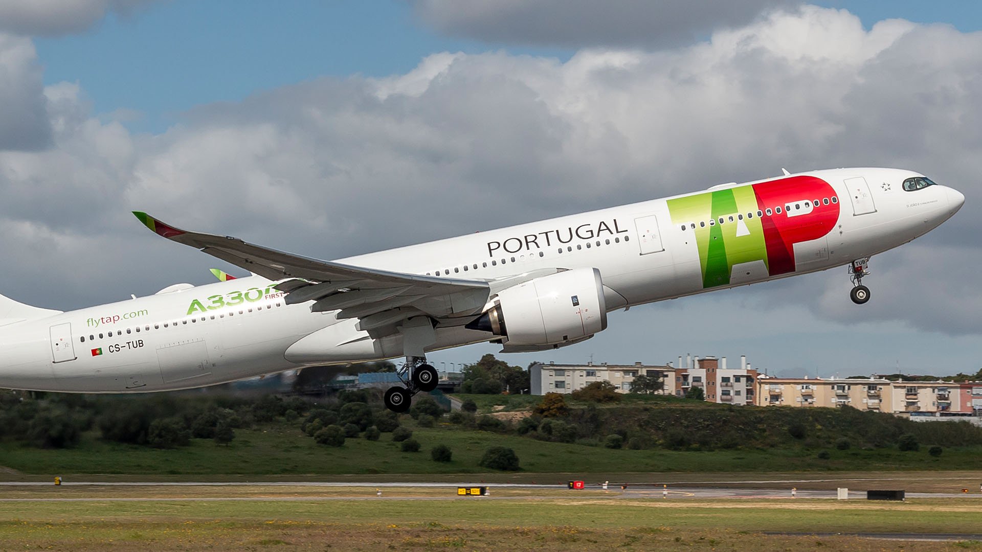 Portugal confirma conversaciones con IAG (Iberia) para que presente una oferta por la aerolínea TAP