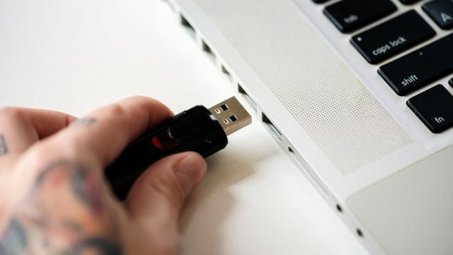 virus USB