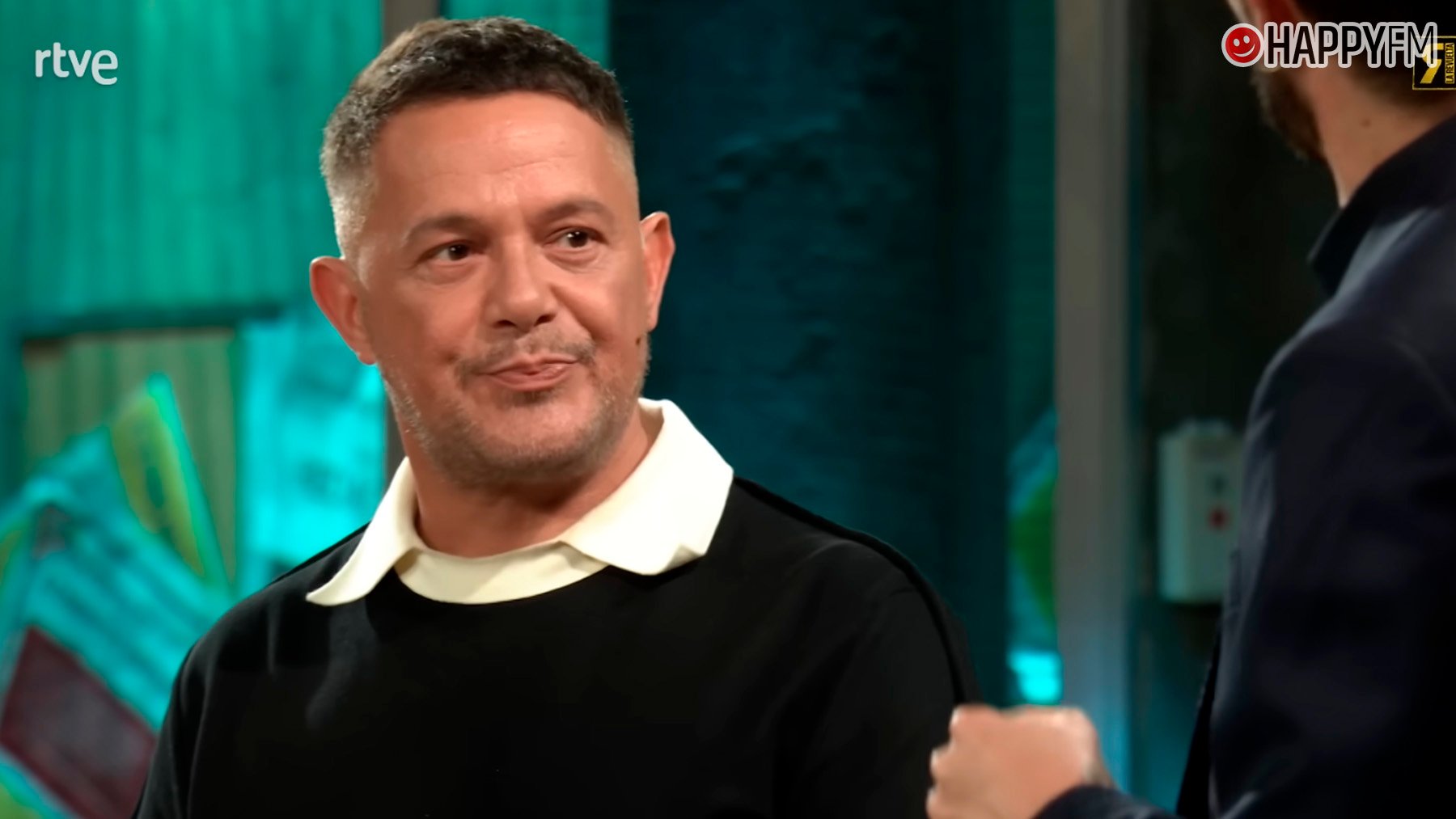 Alejandro Sanz para los pies a Broncano en