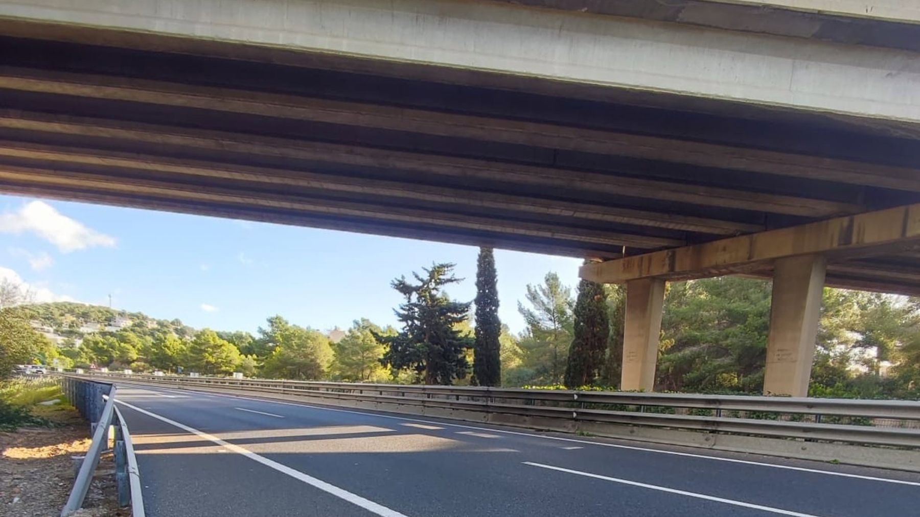 El puente de Portals provoca desprendimientos.