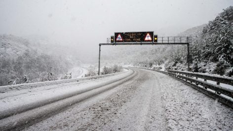 La nieve cubre la carretera en Vic. (Foto: Europa Press)